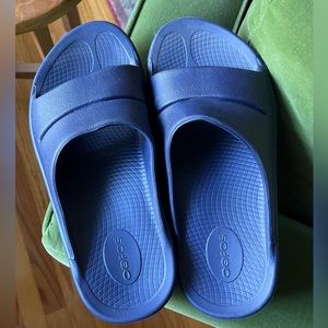Oofos Slides